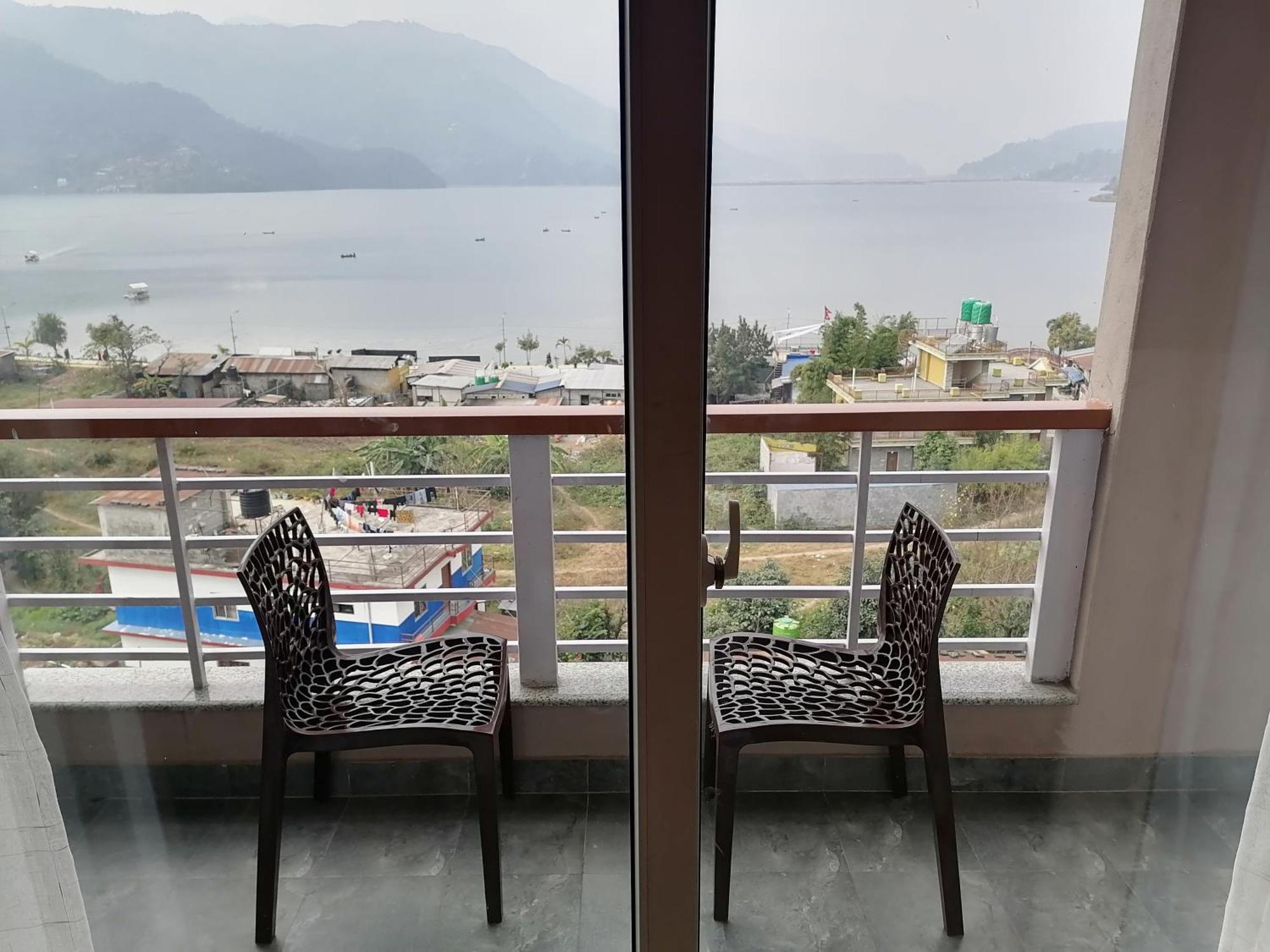Urban Boutique Hotel Pokhara Bagian luar foto