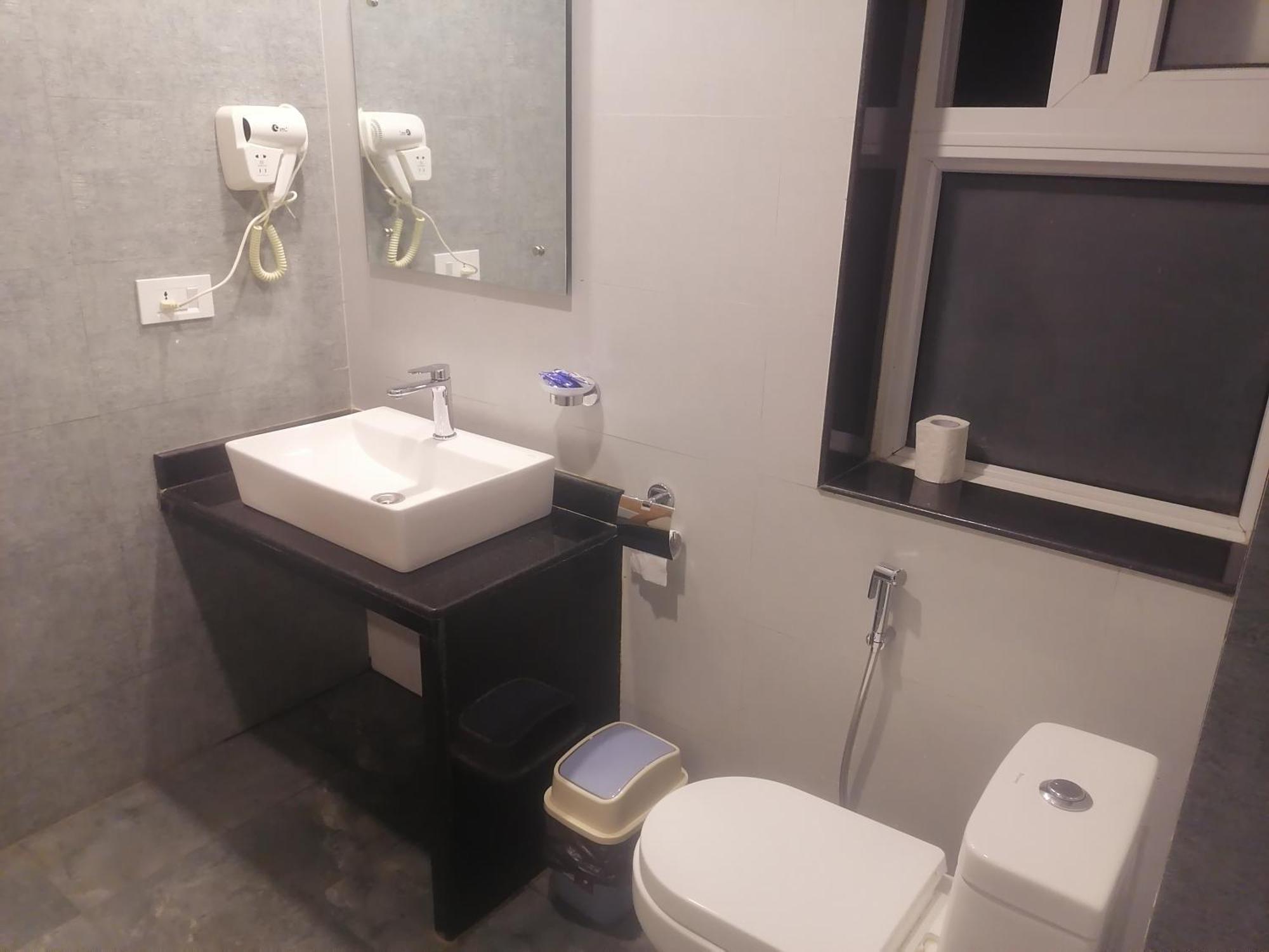 Urban Boutique Hotel Pokhara Bagian luar foto