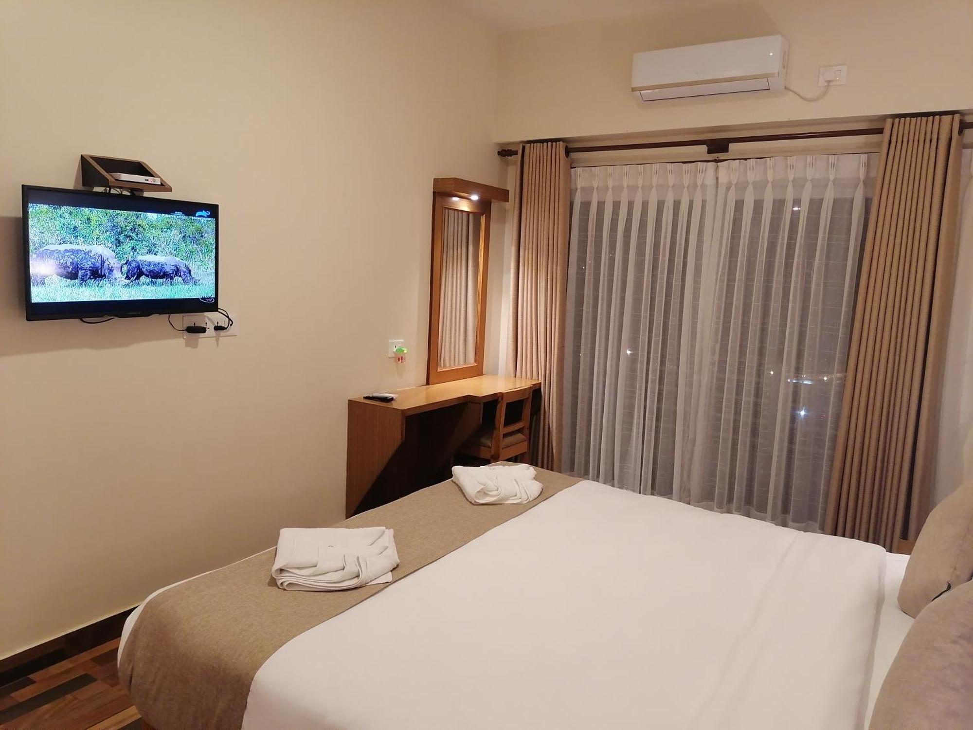 Urban Boutique Hotel Pokhara Bagian luar foto