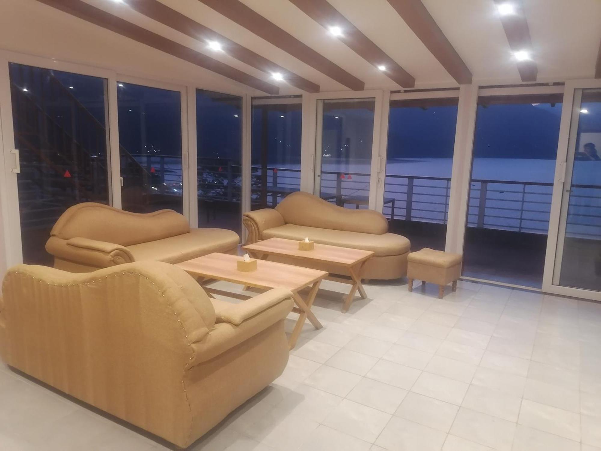 Urban Boutique Hotel Pokhara Bagian luar foto