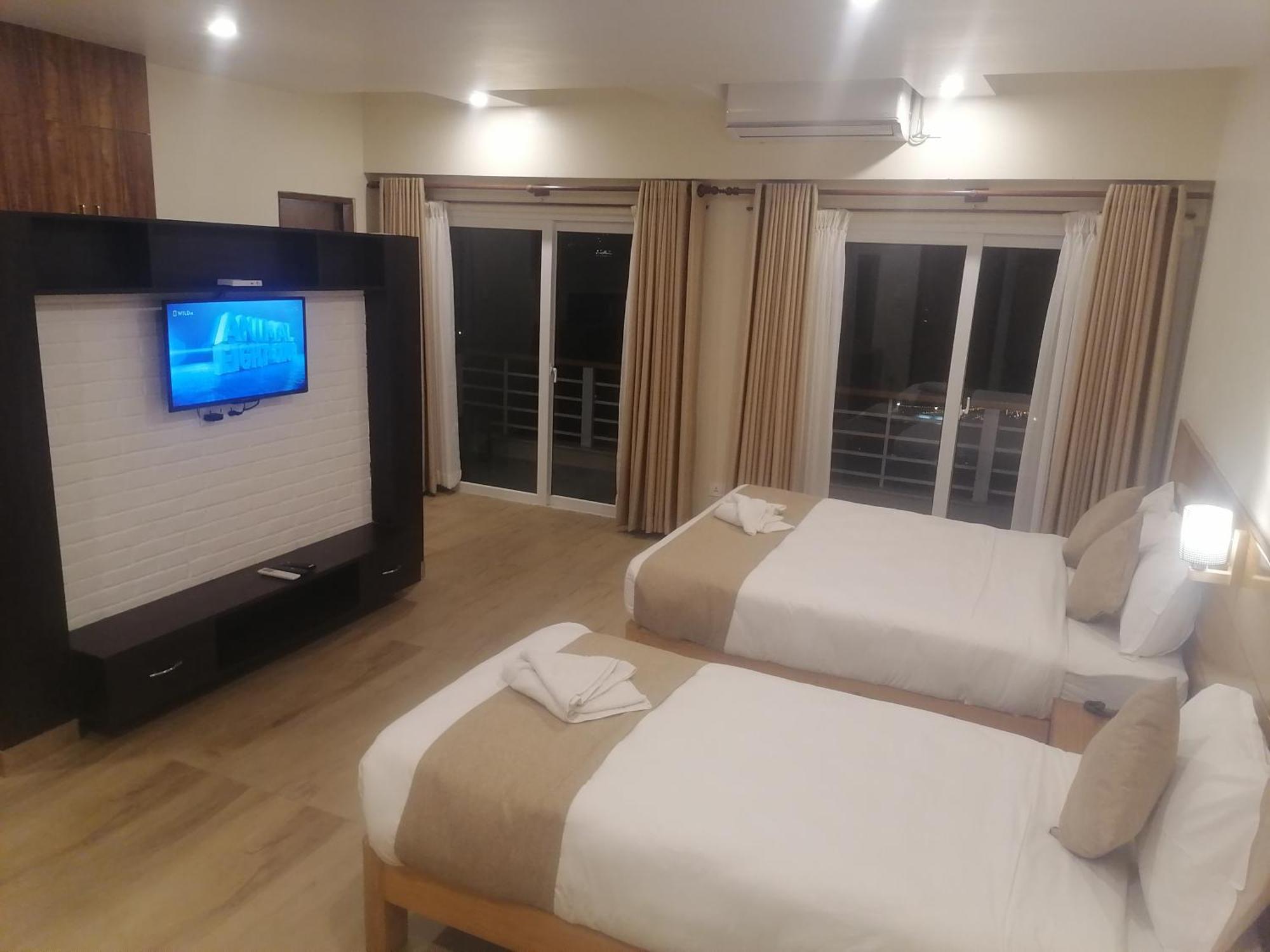 Urban Boutique Hotel Pokhara Bagian luar foto