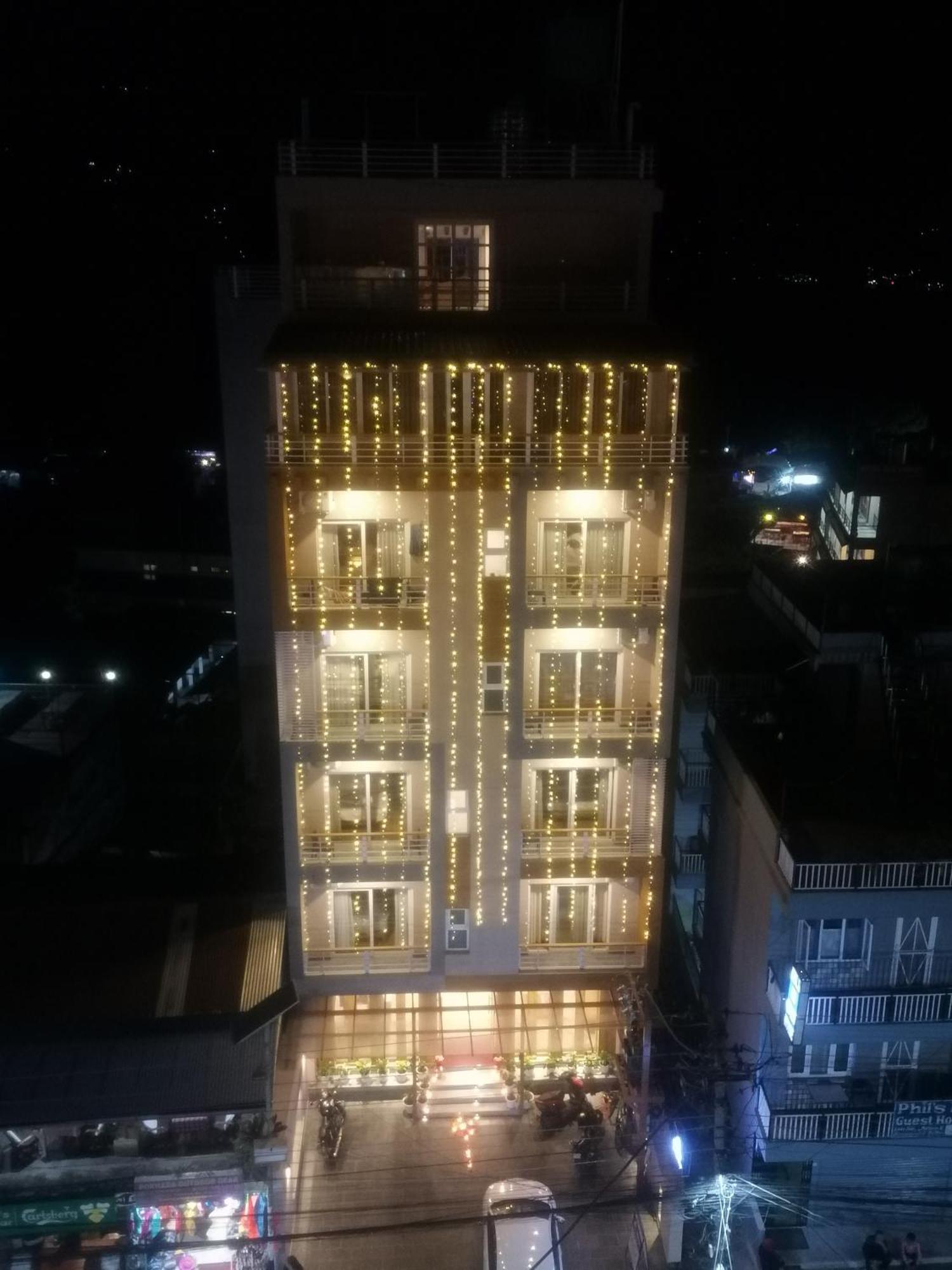 Urban Boutique Hotel Pokhara Bagian luar foto